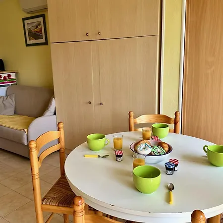 L'oree De Camargue Avec Cour Apartamento