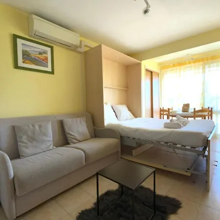 Apartment Loree De Camargue Cosy Avec Cour Proche Le Grau-du-Roi
