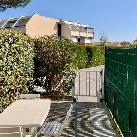 Apartment Loree De Camargue Cosy Avec Cour Proche Le Grau-du-Roi