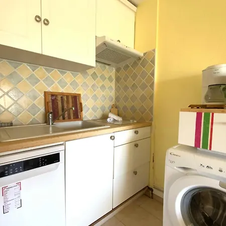 Apartment Loree De Camargue Cosy Avec Cour Proche Le Grau-du-Roi